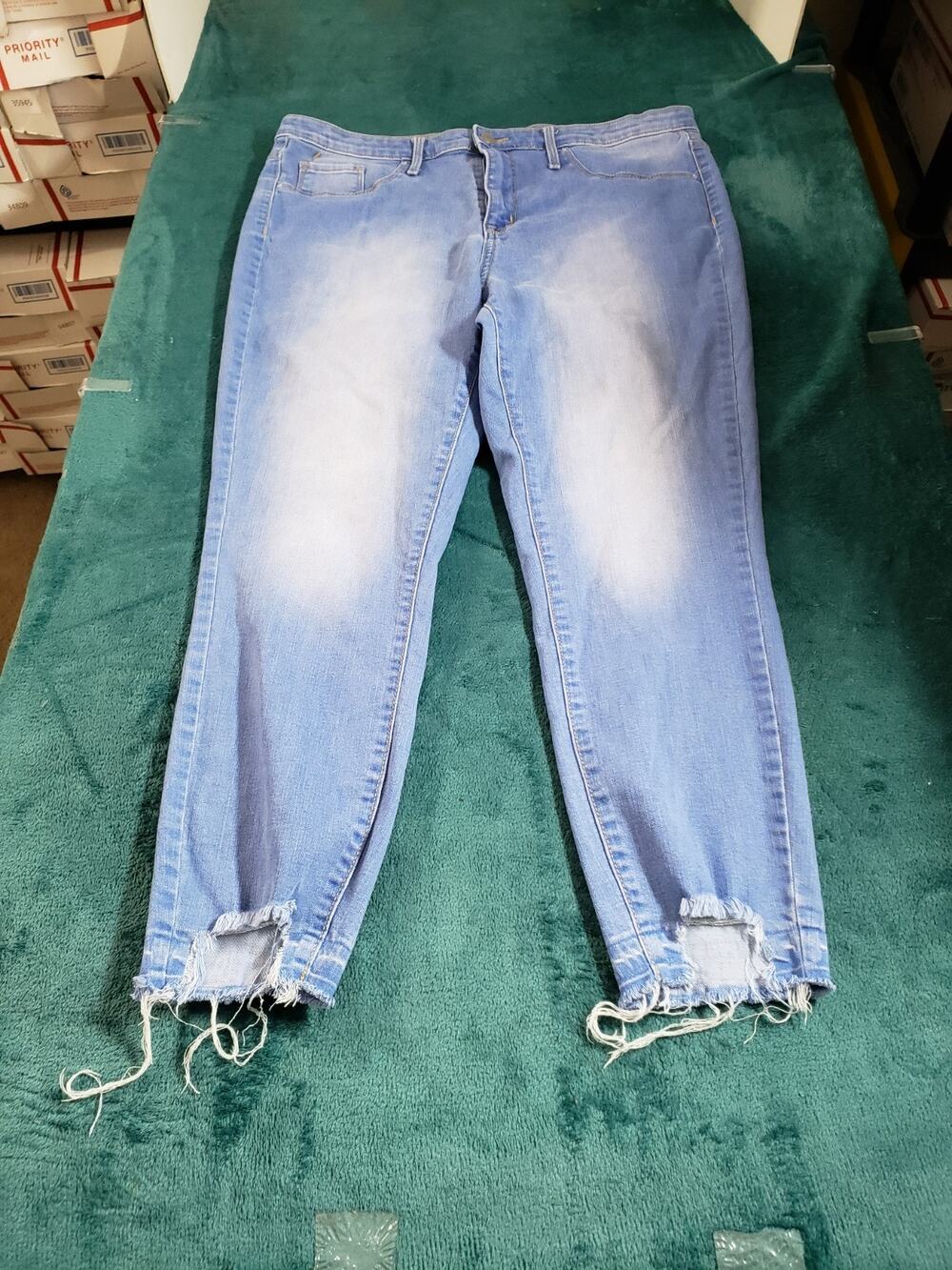 Mossimo Jeans Size 16 Women Blue Denim Stretch Pants High Rise Jegging Crop